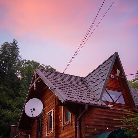 Готель Добрій Vorokhta Esterno foto